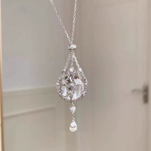 AUREVIA · Crystal Dreamcatcher Necklace